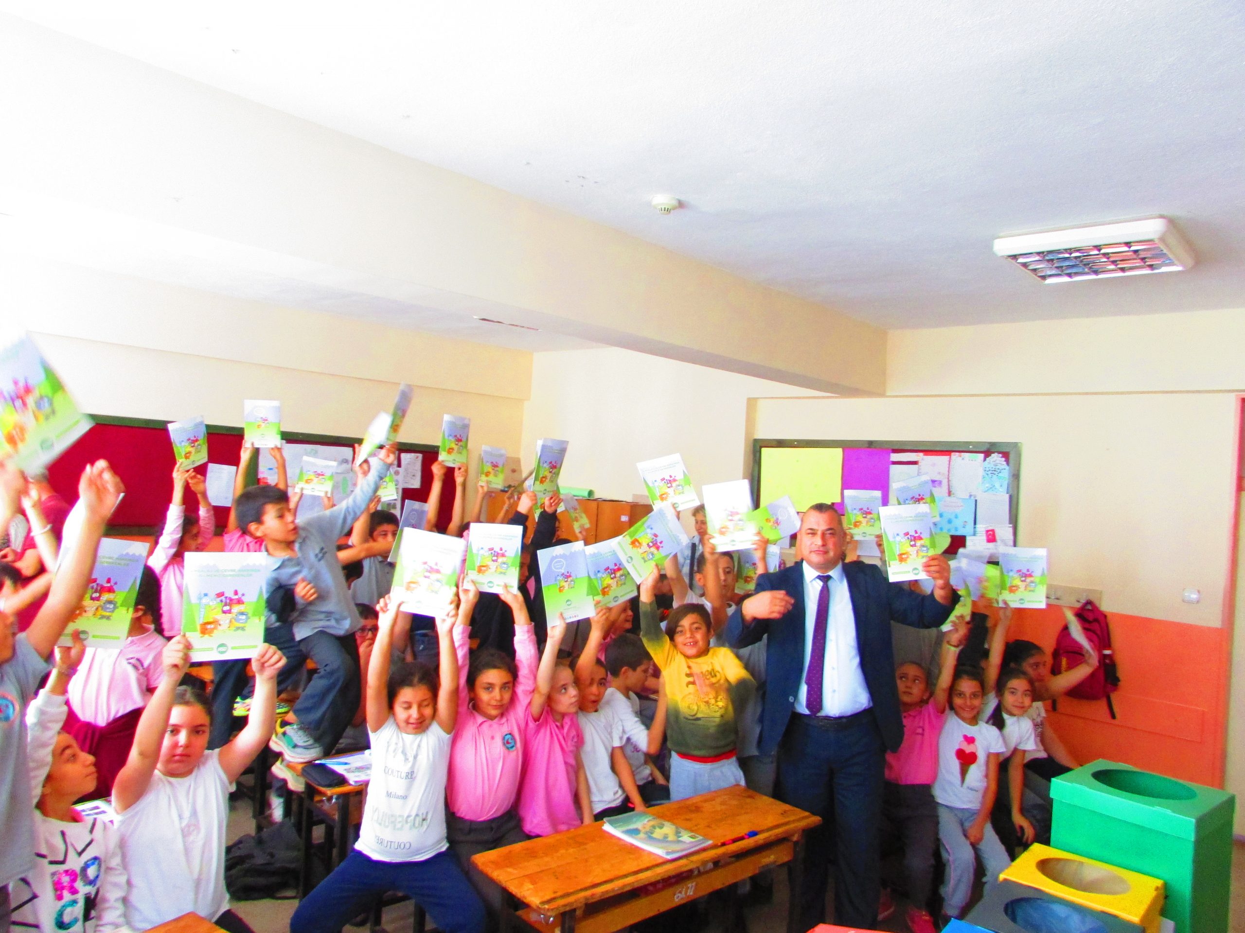 Çiğli Belediyesi’nden Okullarda ‘Çevre ve Atık Yönetimi’ Eğitimi