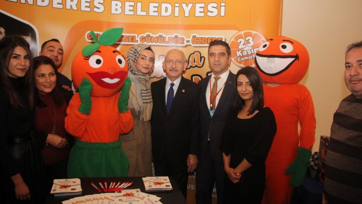 Kılıçdaroğlu Menderes Standını Ziyaret Etti Mandalina Yedi