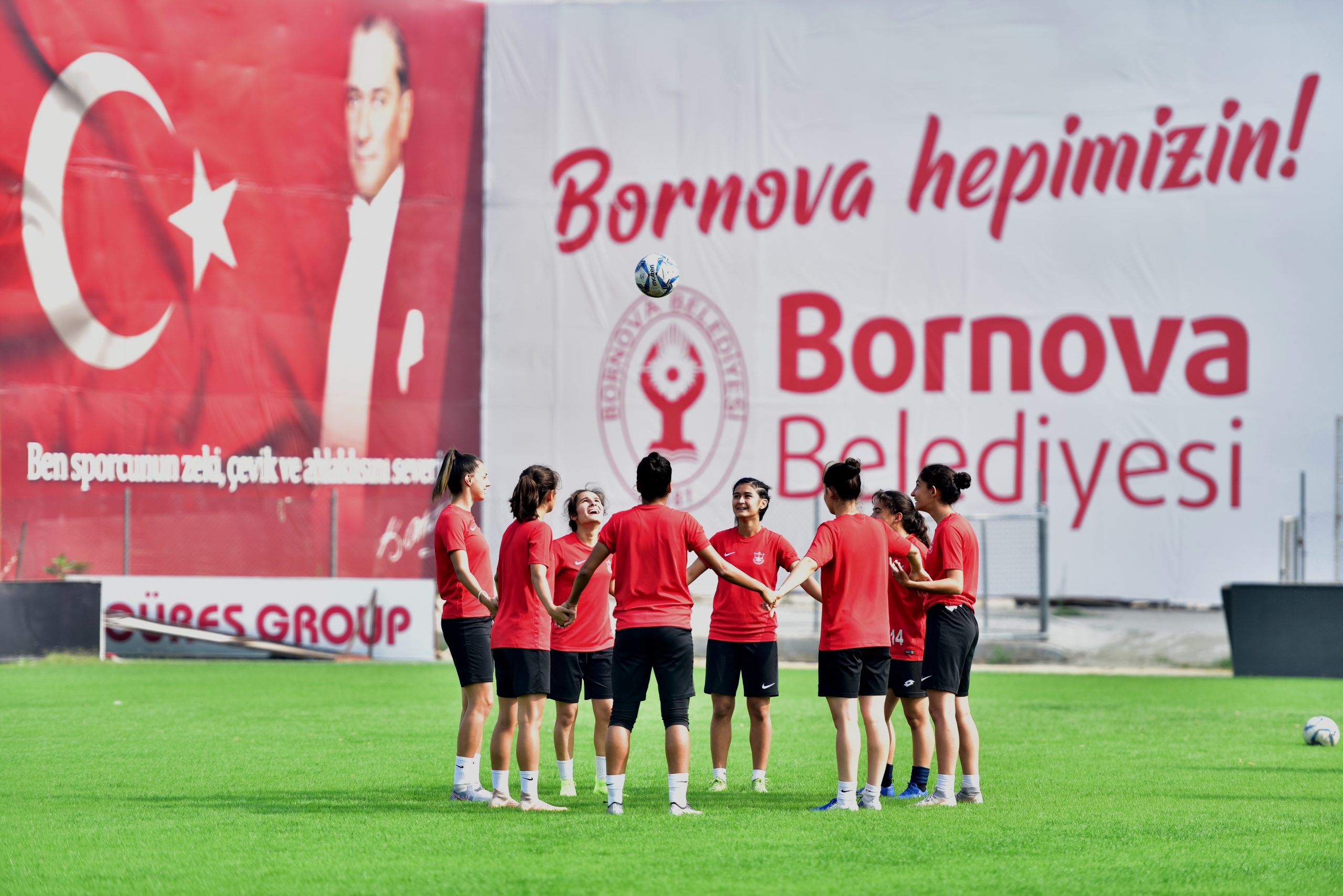 Kadın Milli Futbol Takımı Bornova’da