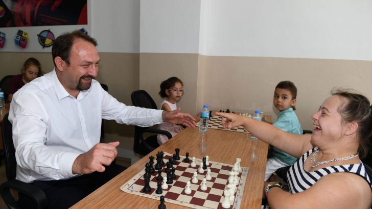 Çiğli Belediyesi’nden “Yerel Yönetimlerde Hak Temelli Engellilik Politikası” Çalıştayı