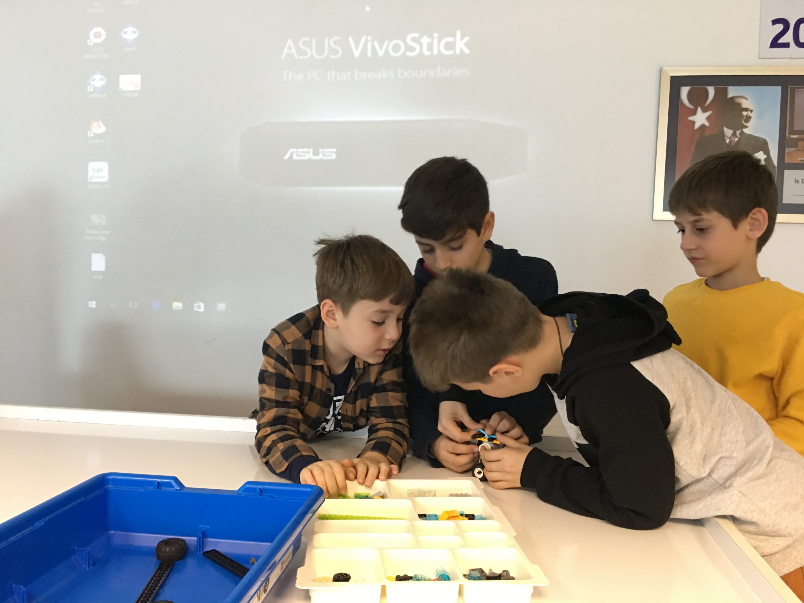Özdilek İzmir AVM ’de Çocuklar Robotik Kodlama ile Tanıştı