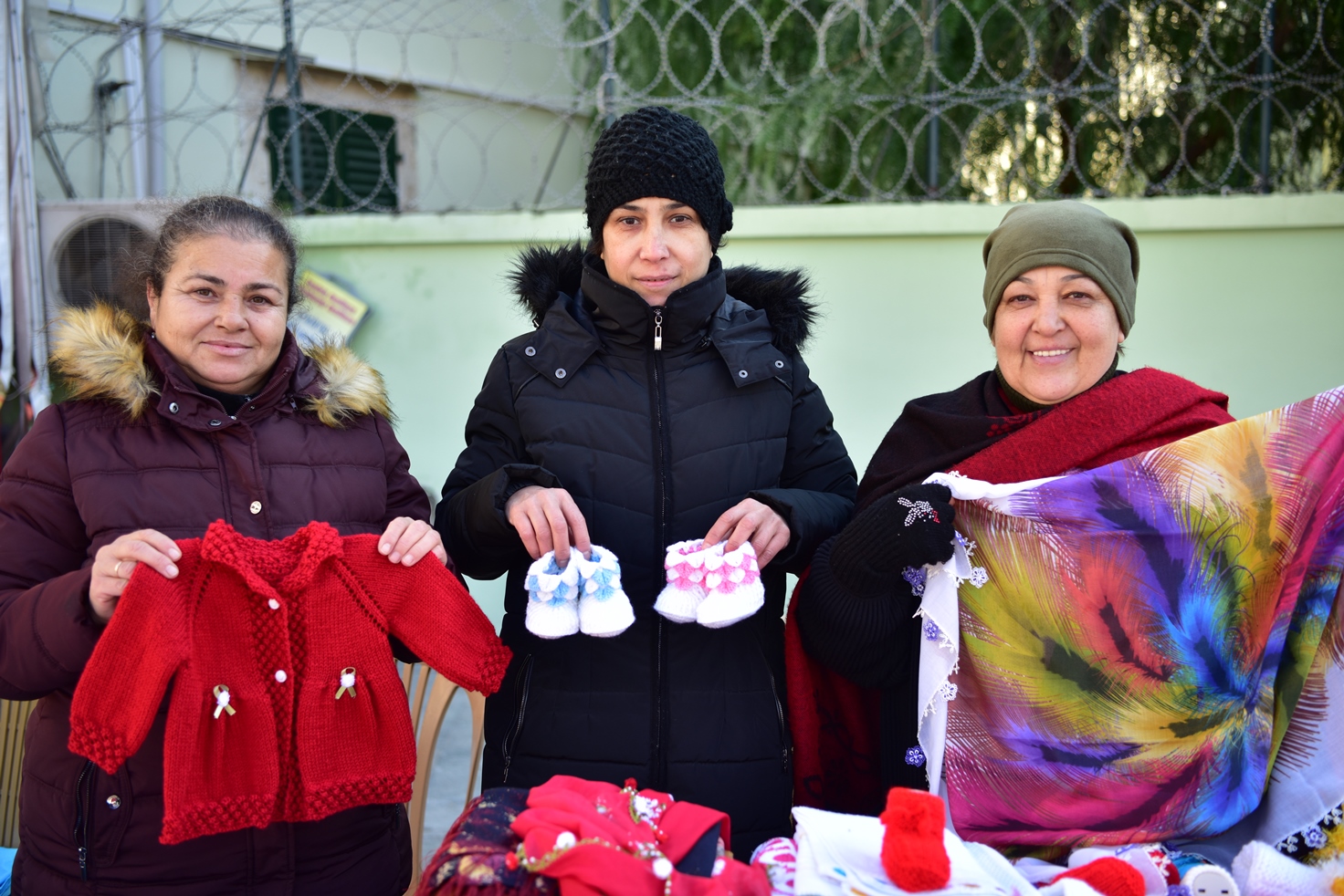 Yılbaşı hediyeleri Bornovalı kadınlardan