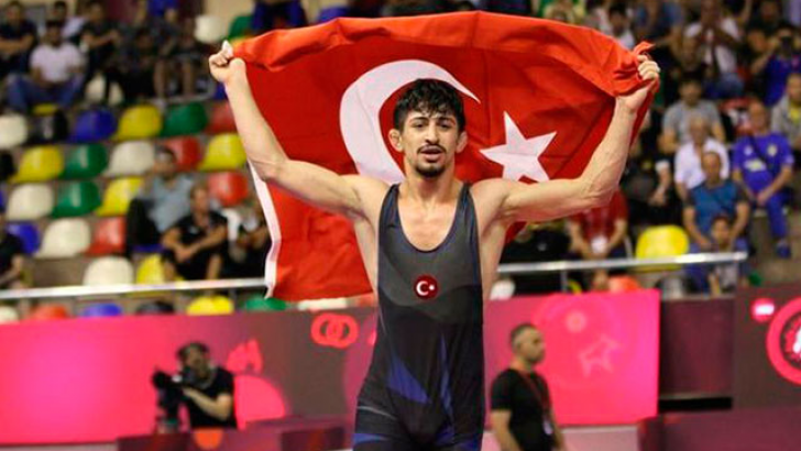 Kerem Kamal, Akhisar’ın Gururu Oldu