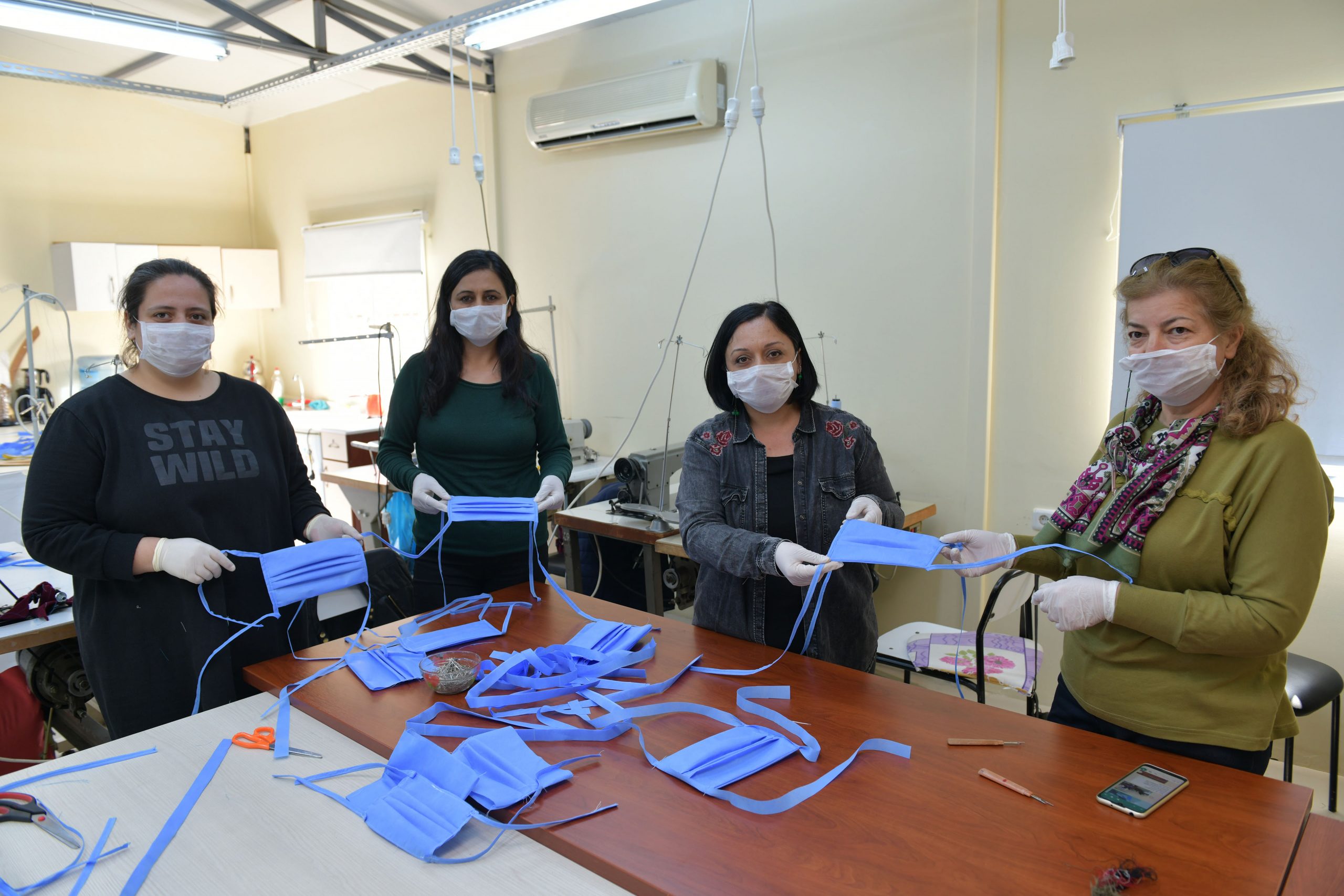 Çiğli’deki sağlıkçıların maskeleri Çiğli Belediyesi’nden