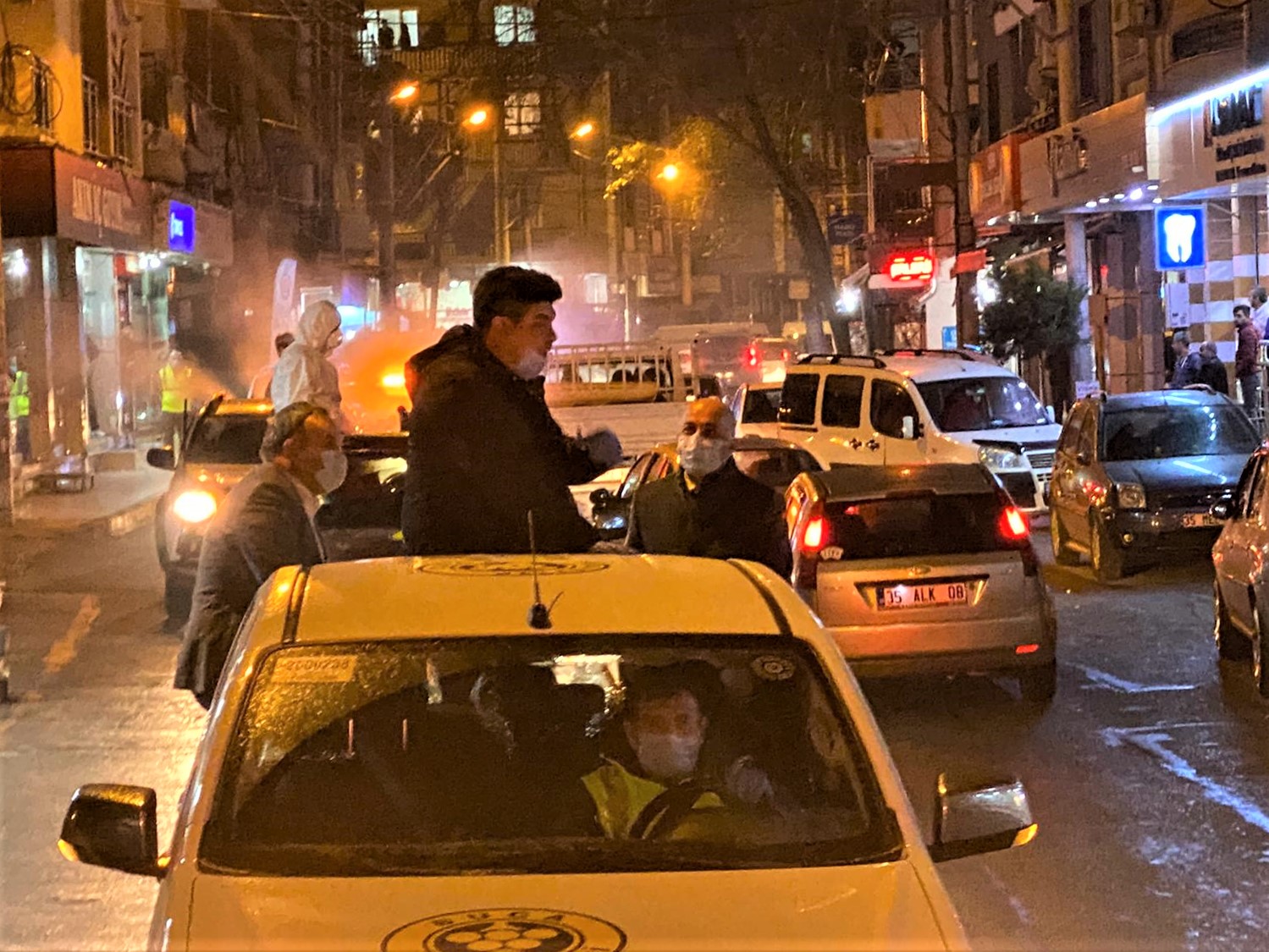 Başkan Kılıç Araca bindi sokakları ilaçladı