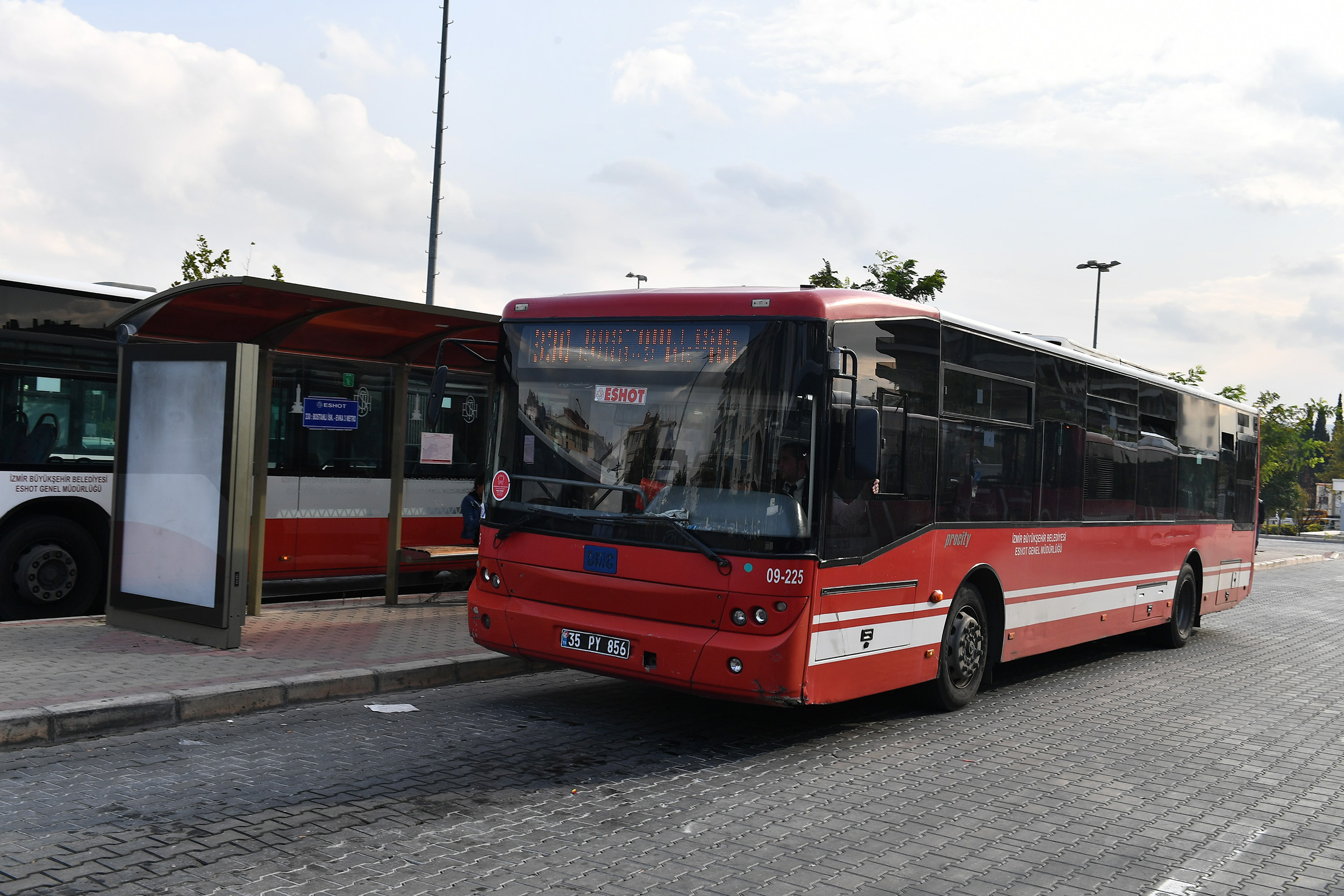 İzmir’de otobüs sayısı azaltılmıyor Gazete Ege