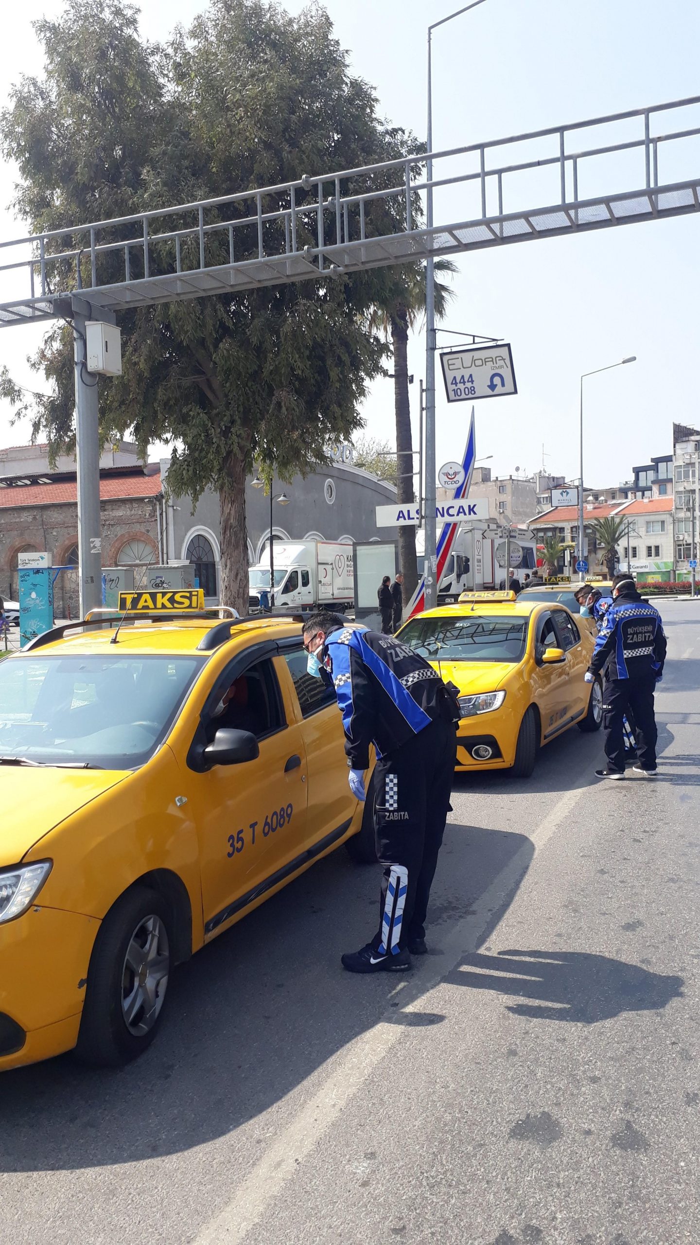 İzmir’de taksilere denetim