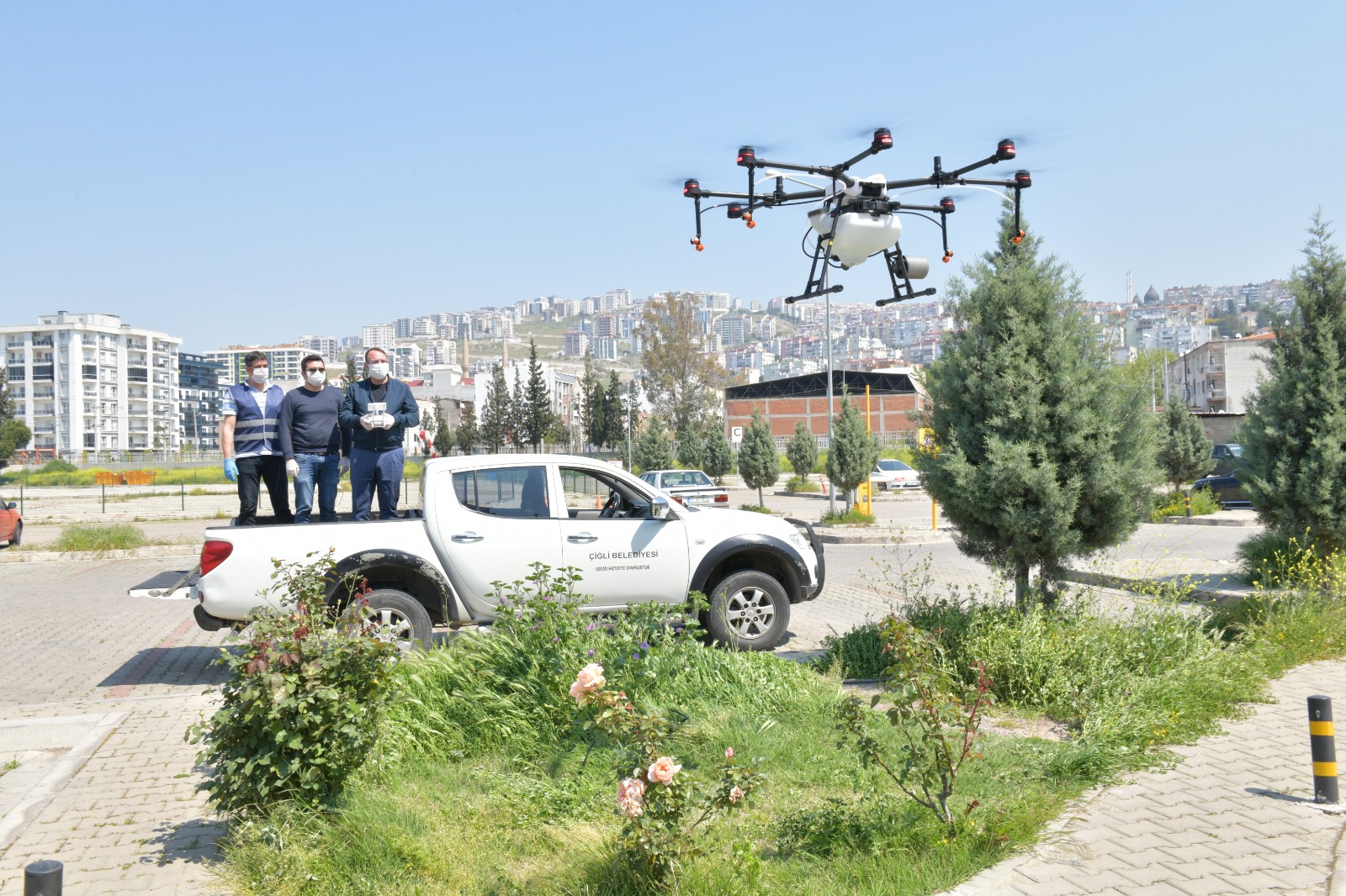 Çiğli’de drone ile dezenfekte başladı