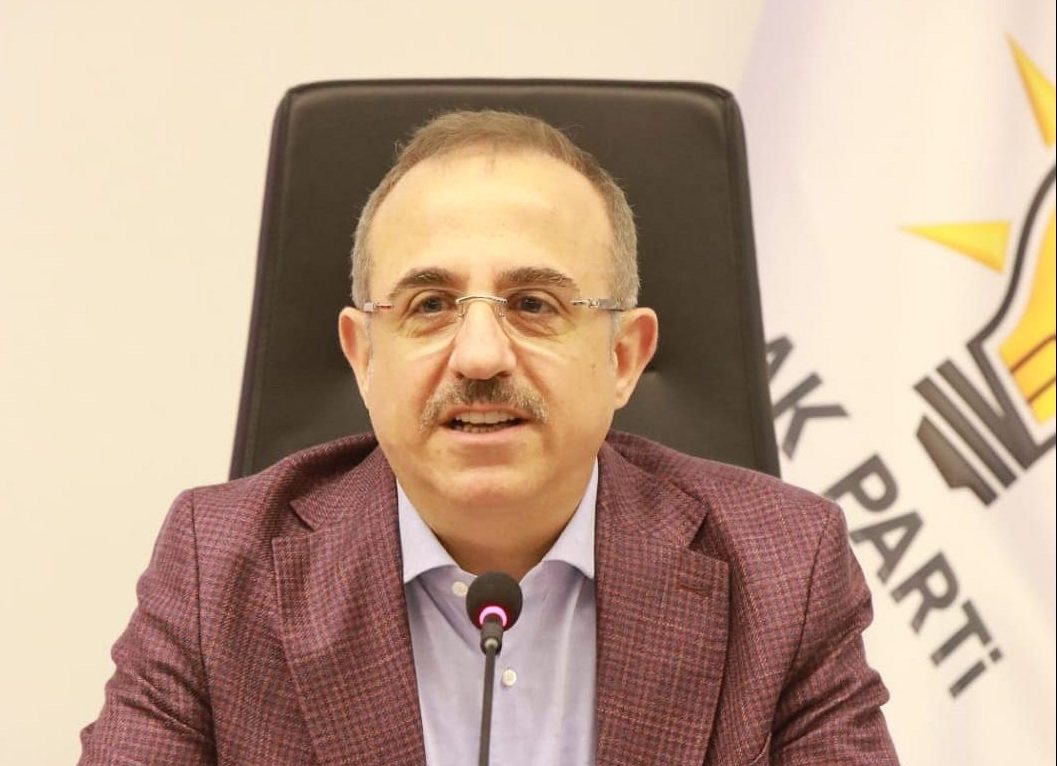 AK Parti İzmir İl Başkanı Kerem Ali Sürekli;  “–mış gibi yapmanın tarihini yazdılar!”