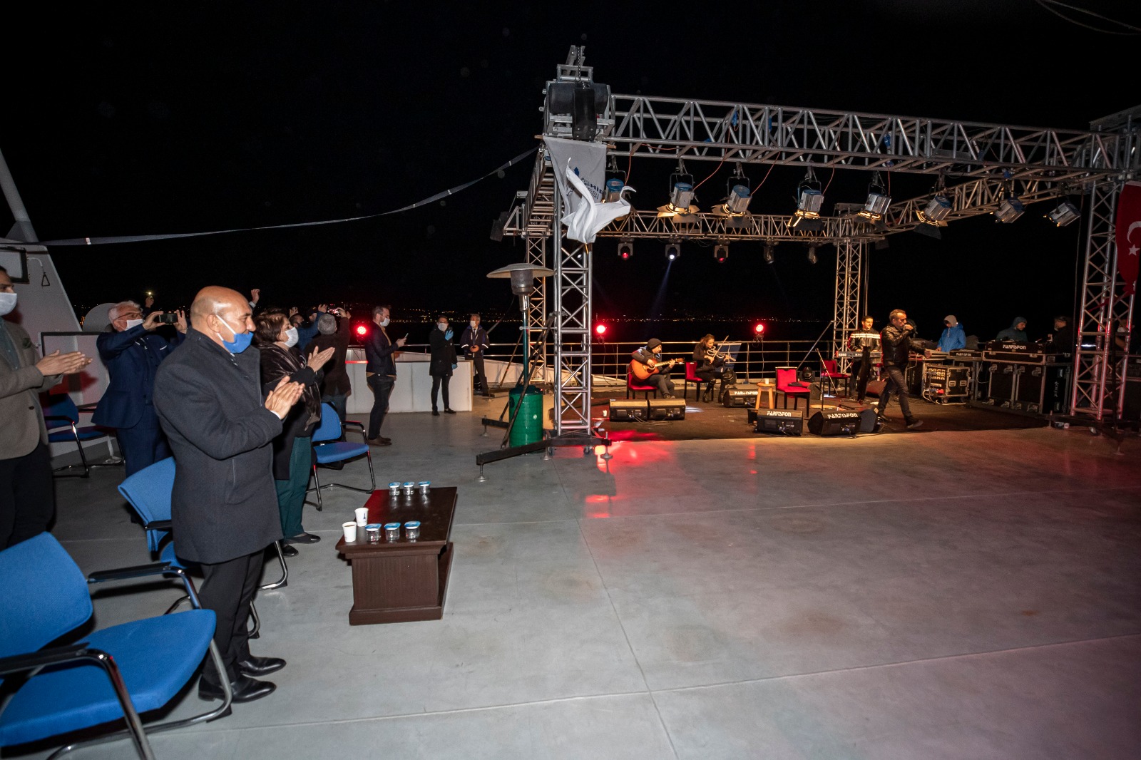 İzmir Körfezi’nde tarihi yüzüncü yıl konseri