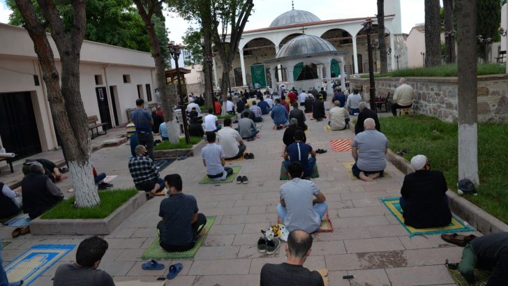 Menemen’de Koronavirüs’e geçit yok