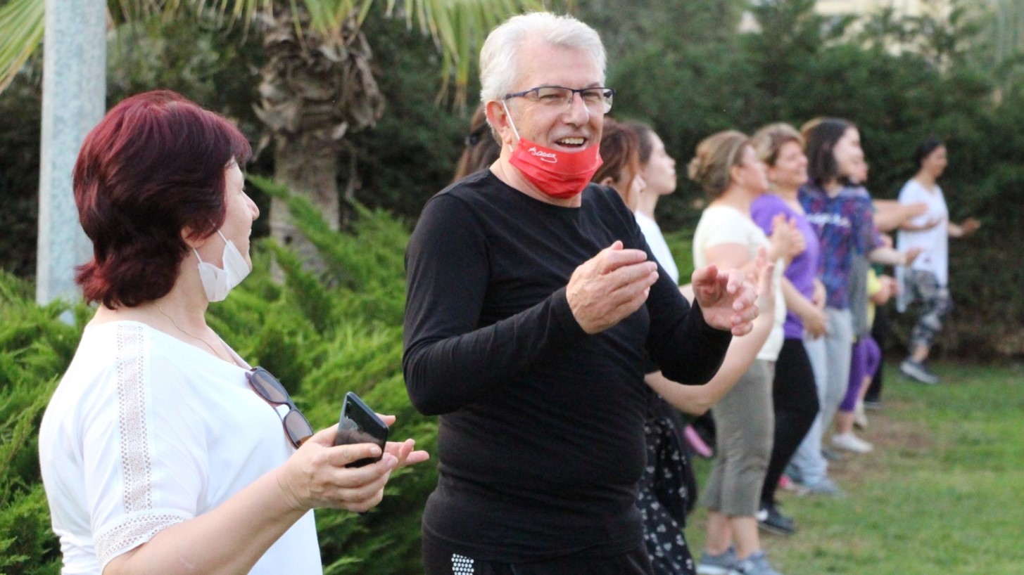 Ödemiş Belediyesi’nden sosyal mesafeli zumba ve pilates kursları