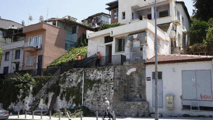İkiçeşmelik’te yıkımlar başladı