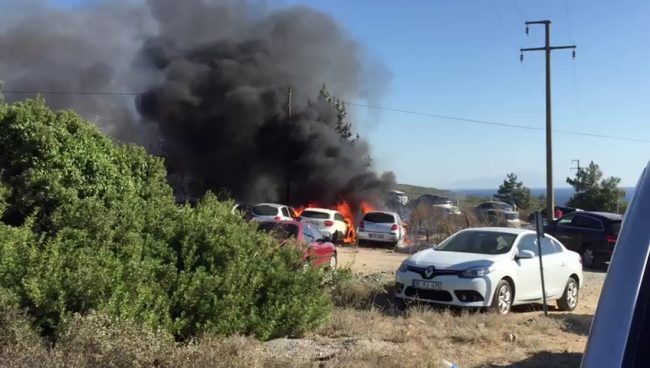Seferihisar'da yangın çıktı, 58 araç yangında kül oldu!
