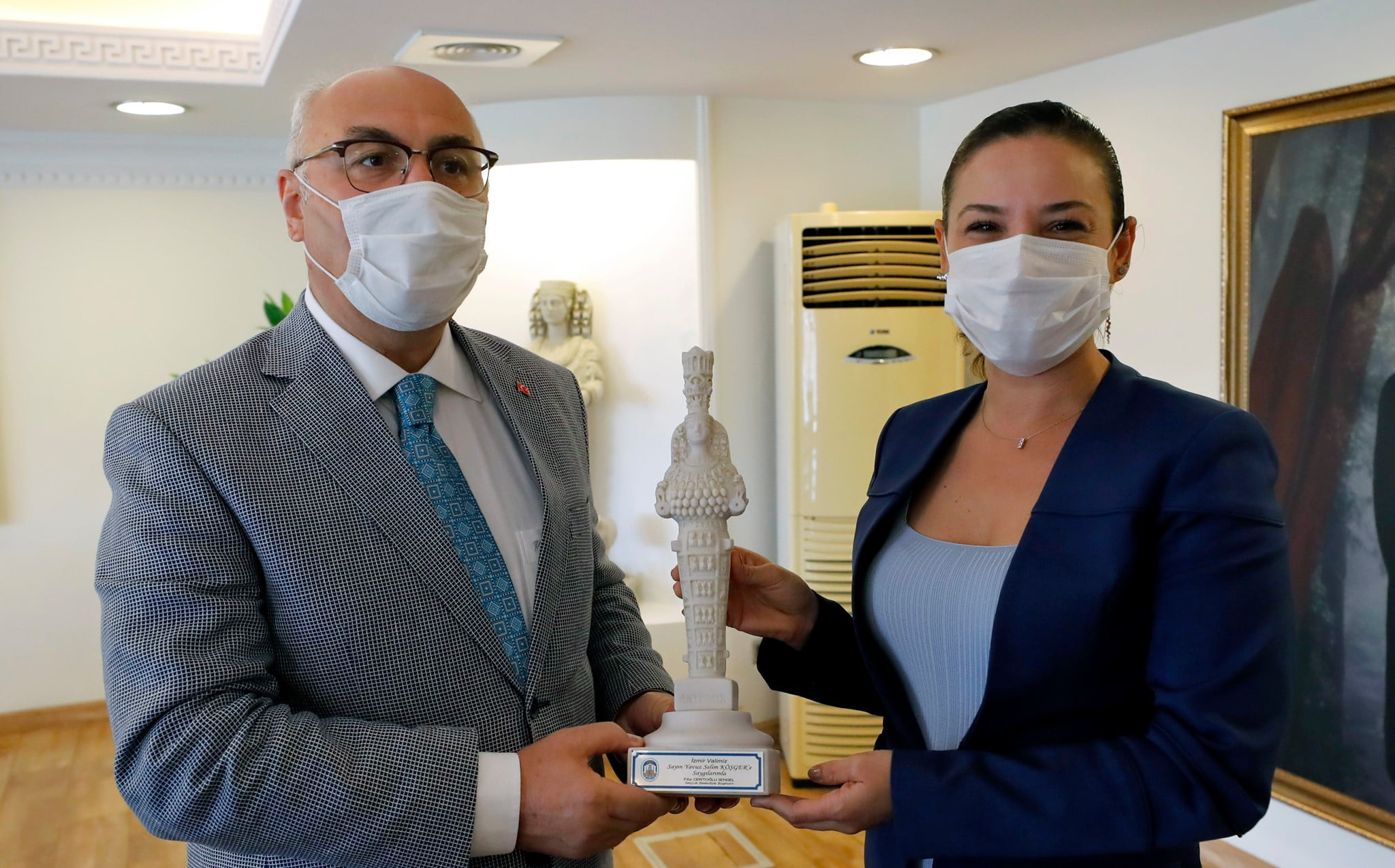 Vali Yavuz Selim Köşger Selçuk İlçesini Ziyaret Etti