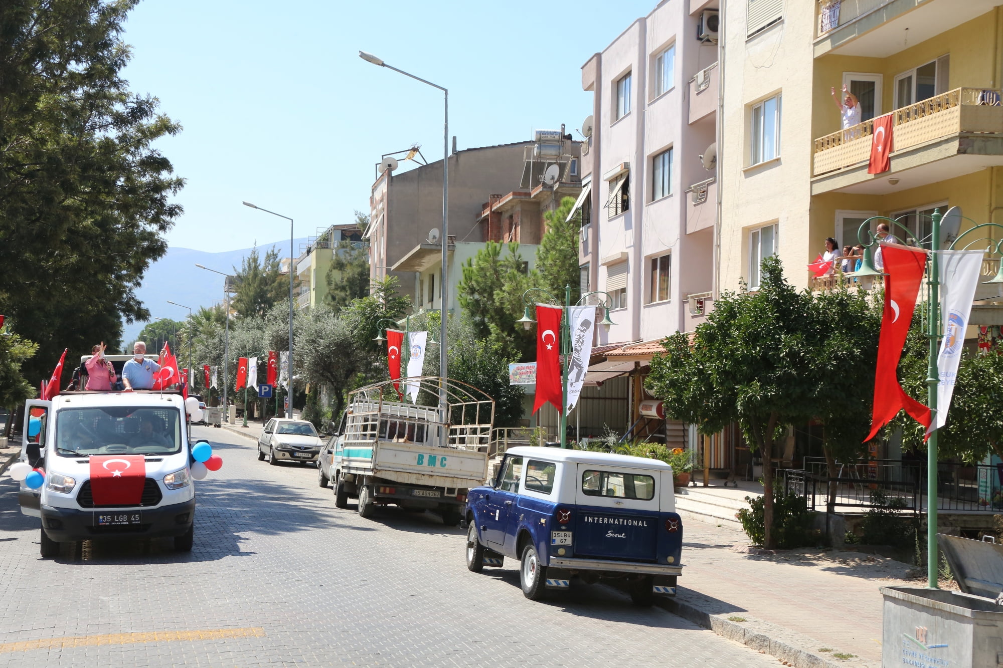 EFES SELÇUK'TA SONSUZ ÖZGÜRLÜK VE BAĞIMSIZLIK KONVOYU