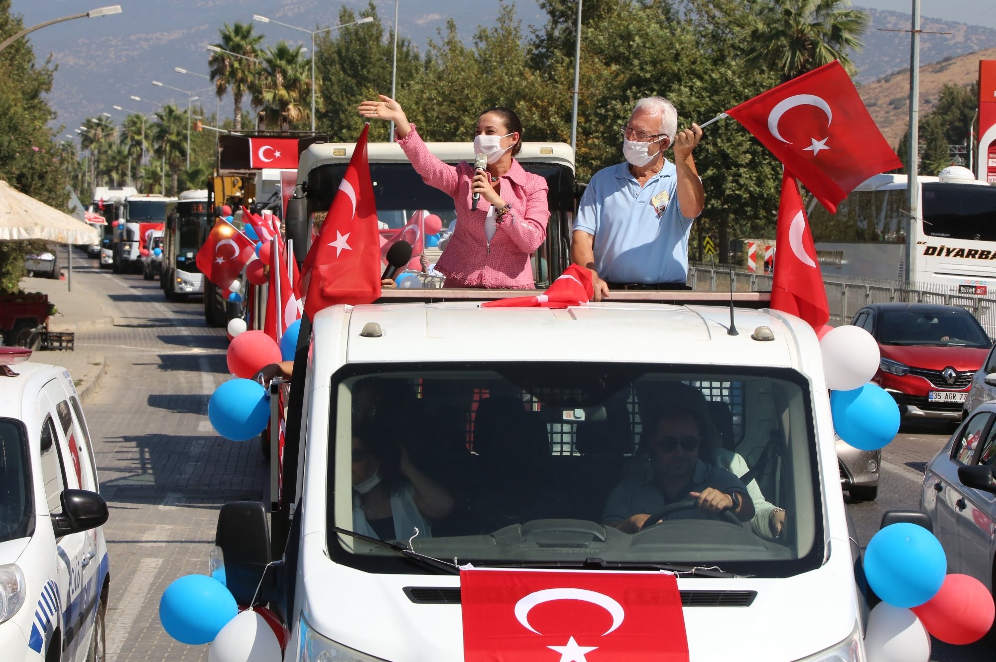 EFES SELÇUK'TA SONSUZ ÖZGÜRLÜK VE BAĞIMSIZLIK KONVOYU