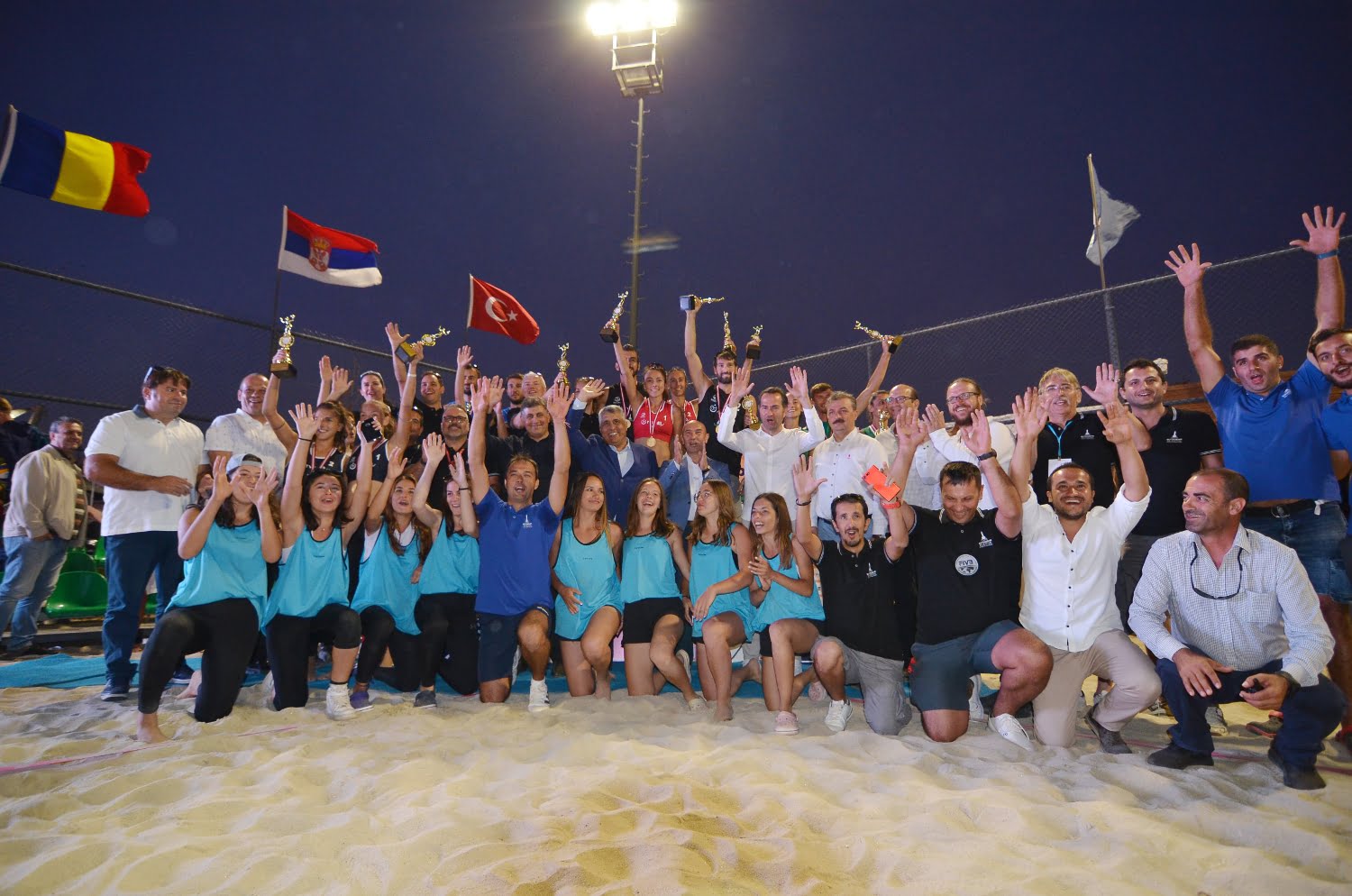 Plaj voleybolunun en iyileri İzmir’e geliyor