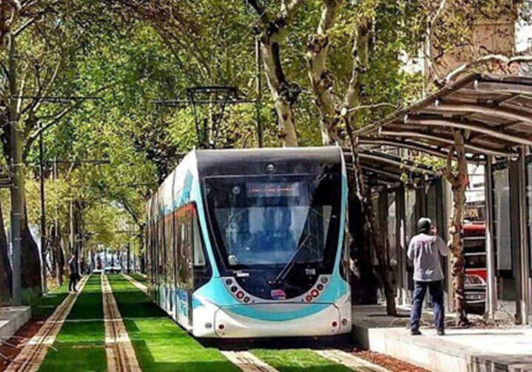 İzmir Tramvay saatleri ve istasyonları