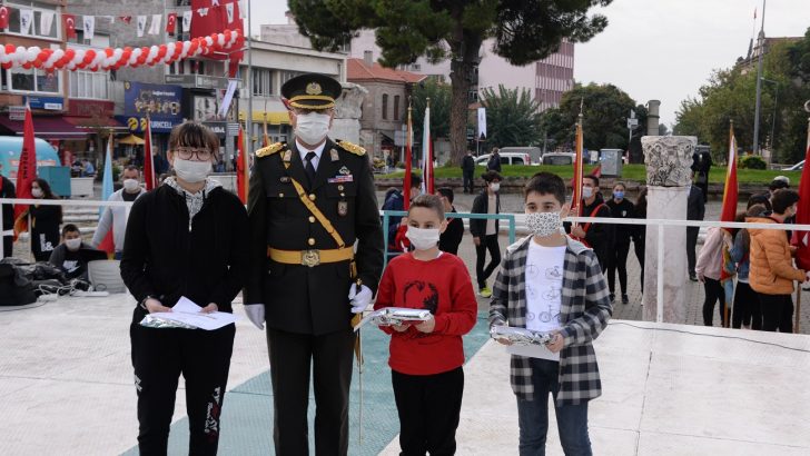 Cumhuriyet Bayramı Bergama’da törenlerle kutlandı
