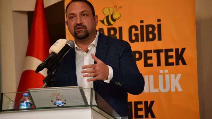 Başkan Gümrükçü’den belediye personeline 500 Gün Sunumu