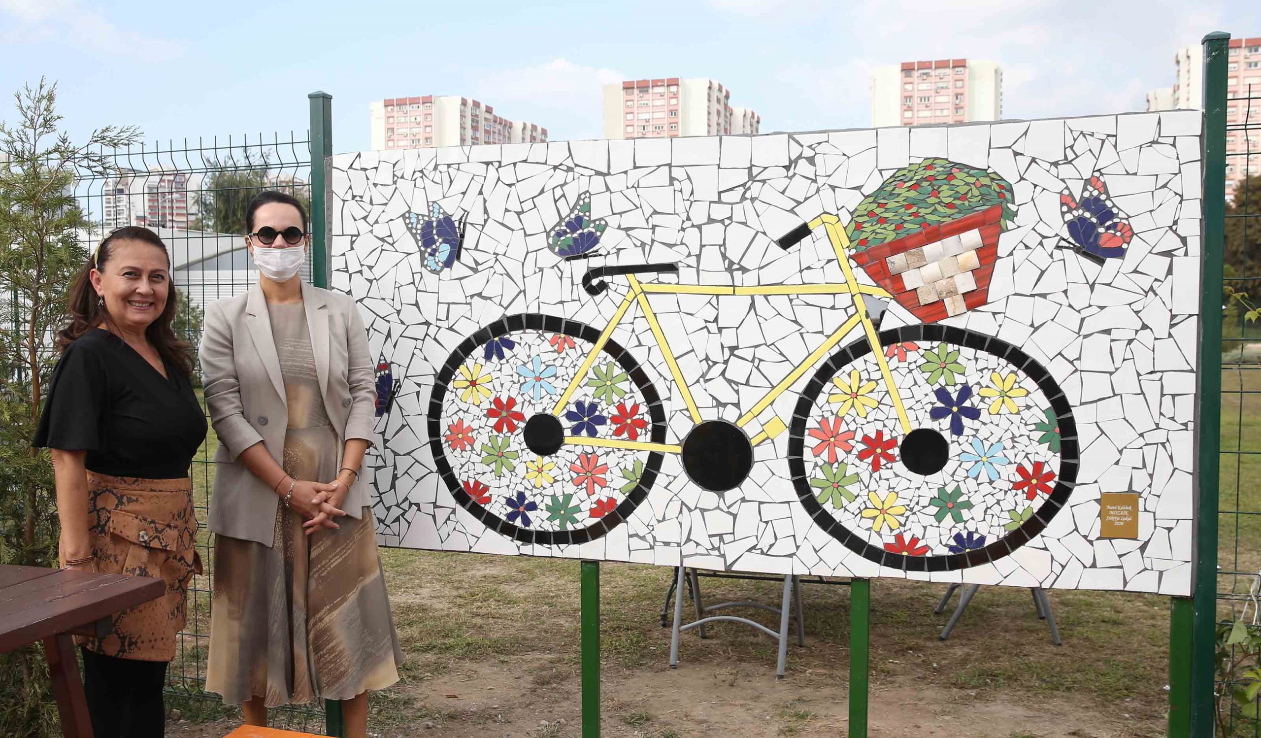 Karşıyakalı 40 kadından mozaik sergisi