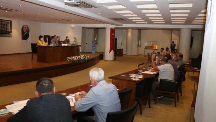 AK PARTİ VE MHP’Lİ MECLİS ÜYELERİ TARİHE GEÇTİ