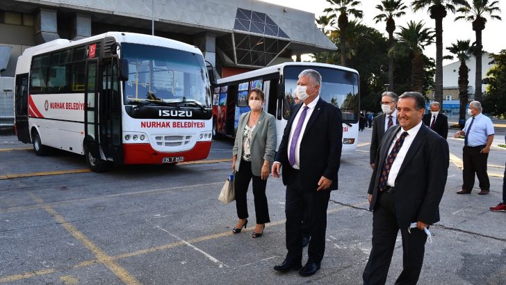İzmir Büyükşehir Belediyesi 9 ilçeye otobüs hibe etti