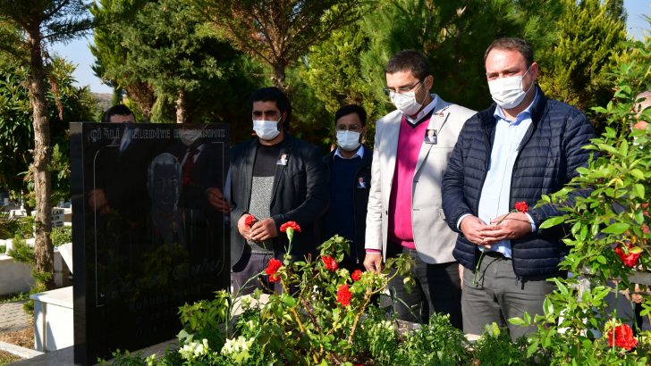 Çiğli’nin Merhum Başkanı Ensari Bulut ölüm yıldönümünde anıldı
