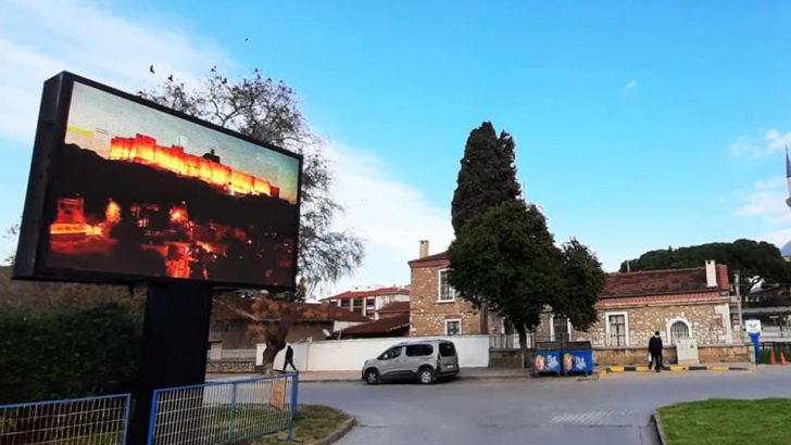 EKRANDA EFES SELÇUK VAR
