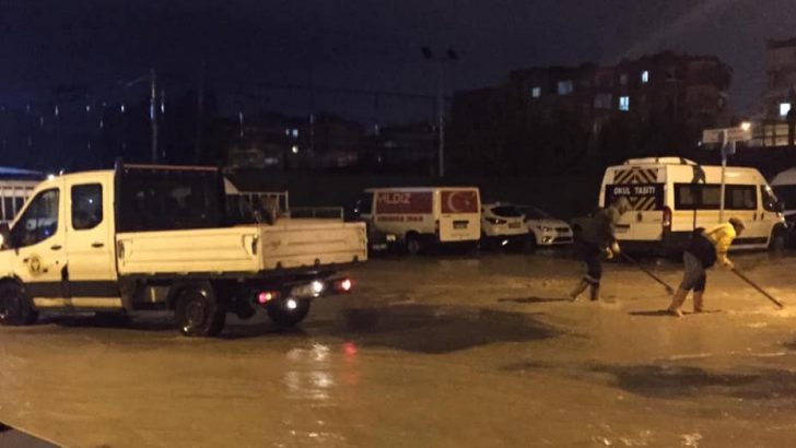 Buca Belediyesi geceden sabaha sağanağa karşı seferber oldu