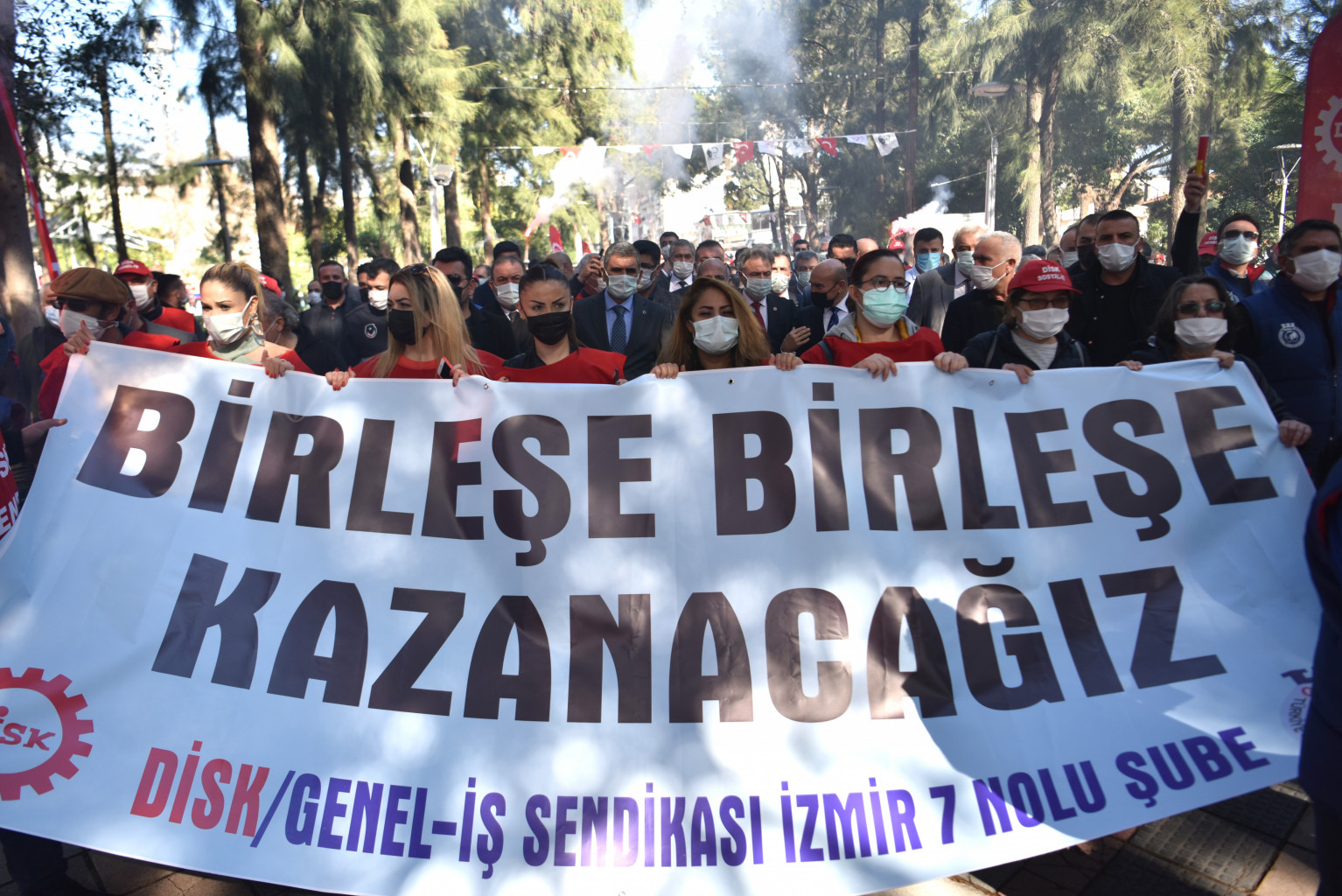 Bornova’da toplu iş sözleşmesi coşkusu