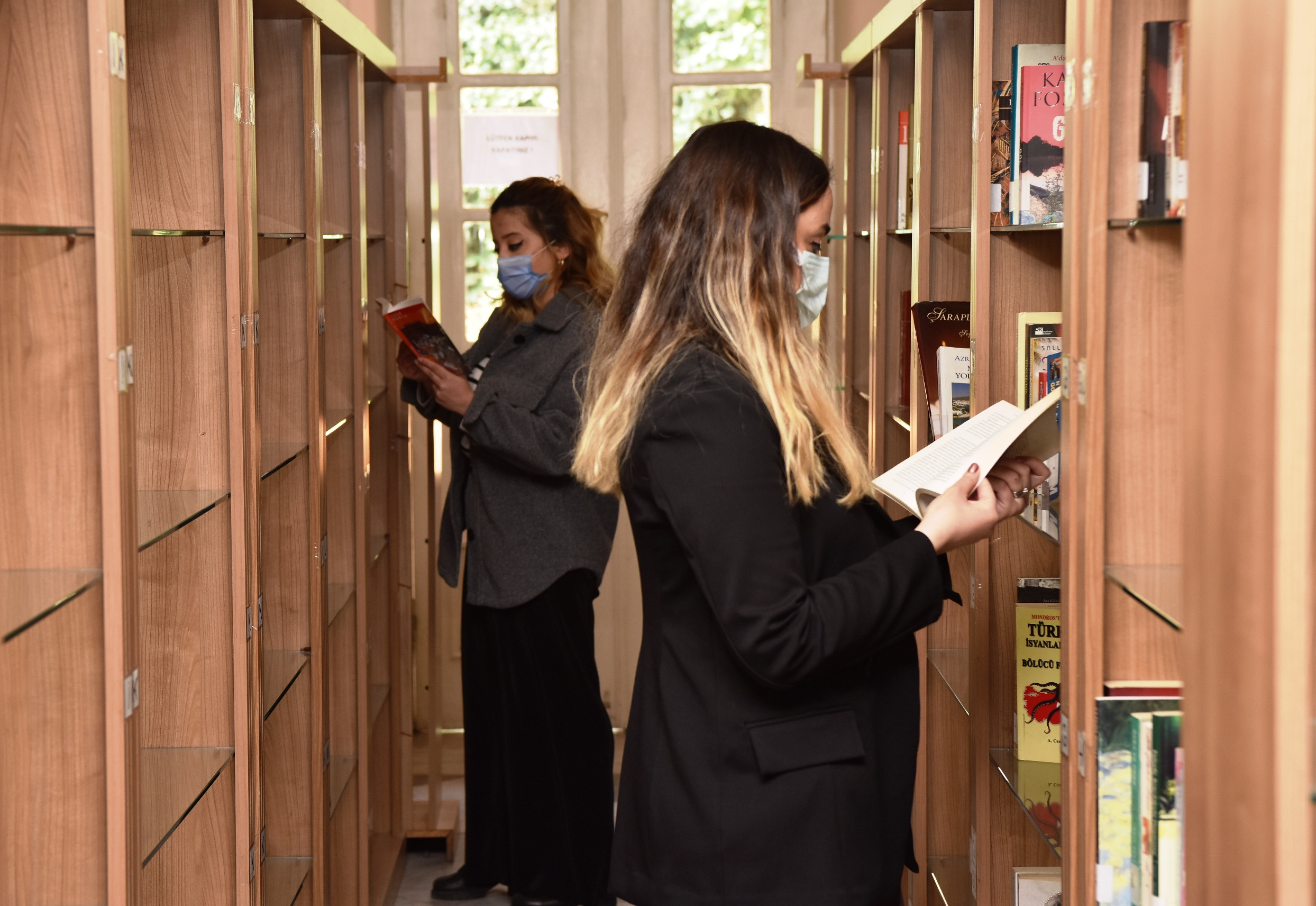 Bornova’da kitaplıklar açıldı