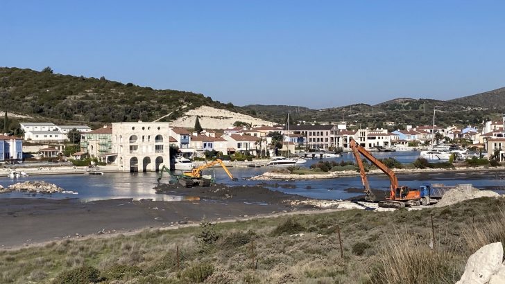 ALAÇATI SULAK ALANINDA DEVAM EDEN İNŞAATLAR, KANUNA AYKIRIDIR VE DERHAL DURDURULMALIDIR!