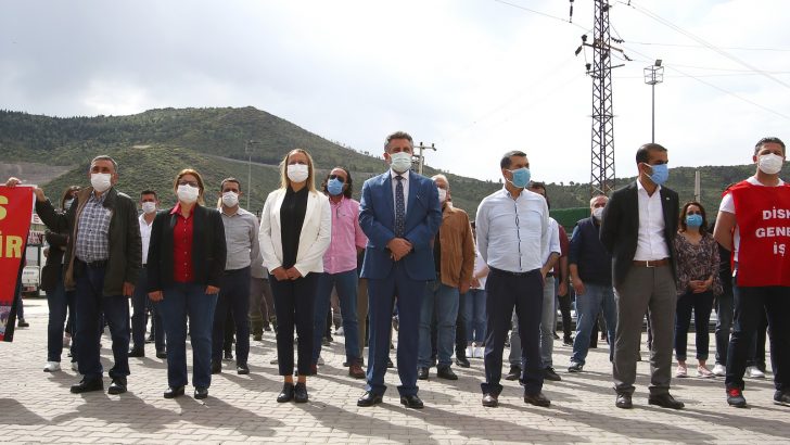 BAŞKAN SANDAL, EMEKÇİLERLE 1 MAYIS’I KUTLADI