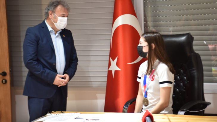 Başkan İduğ, Şampiyonları Ağırladı