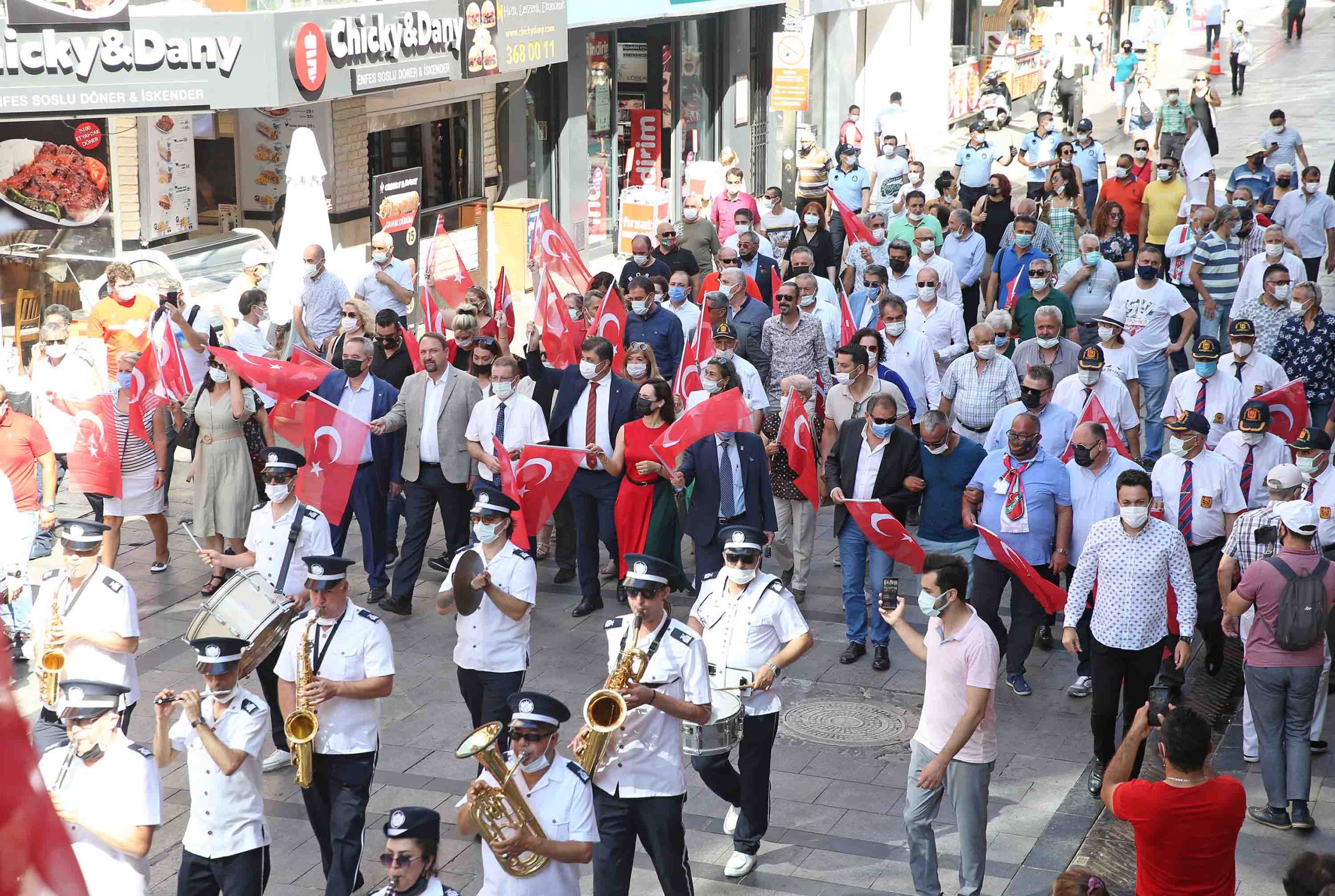 Karşıyaka’da 24 Haziran coşkusu başladı