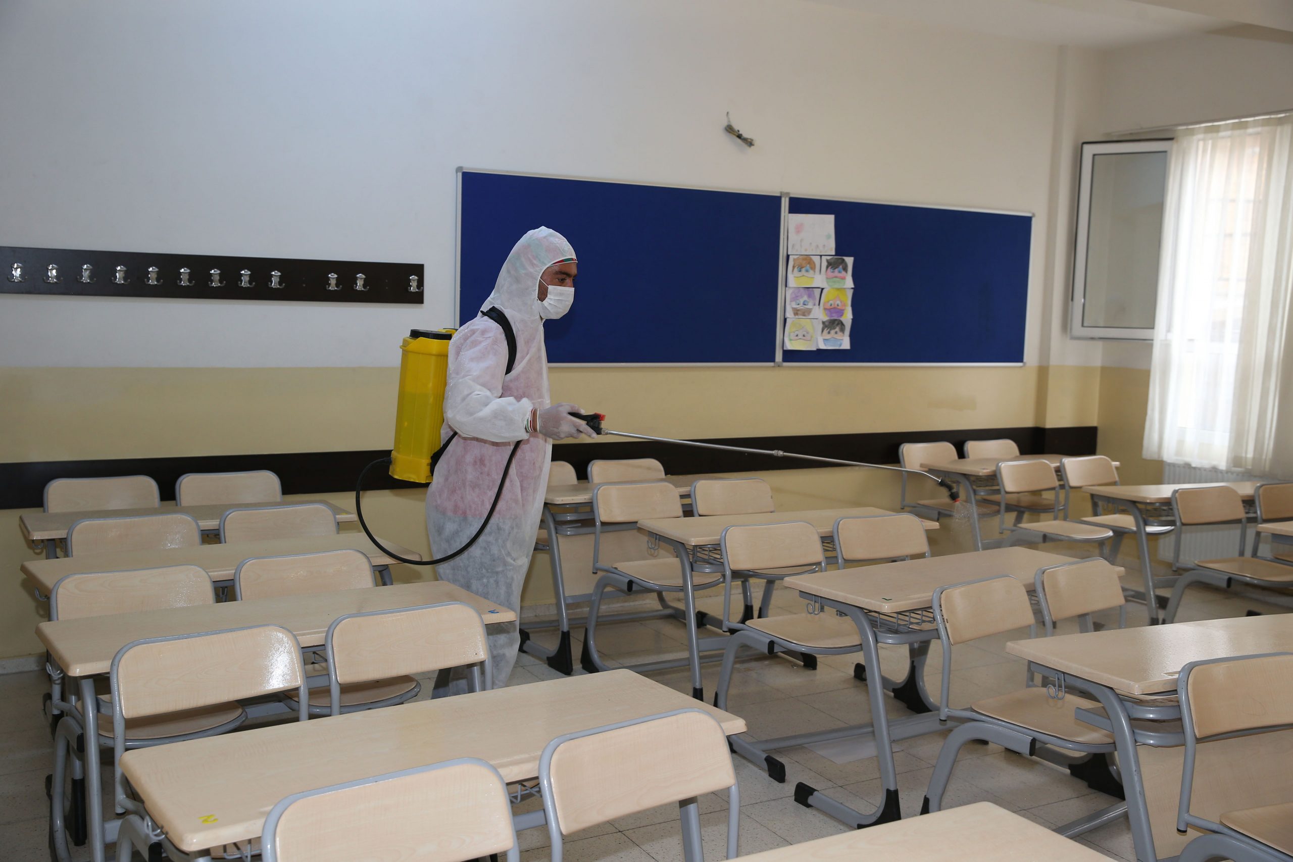 Çiğli’de Okullara Dezenfekte