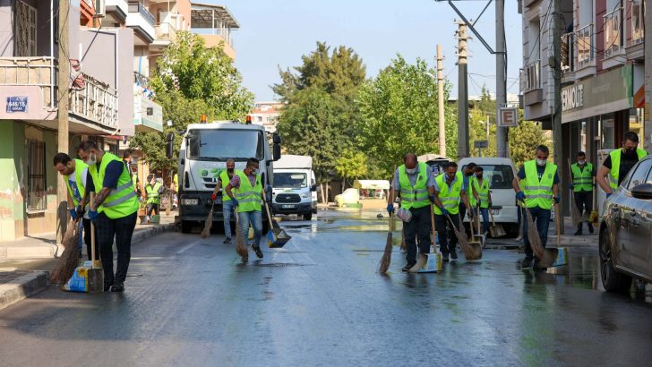 Buca sokaklarında dip köşe sonbahar temizliği