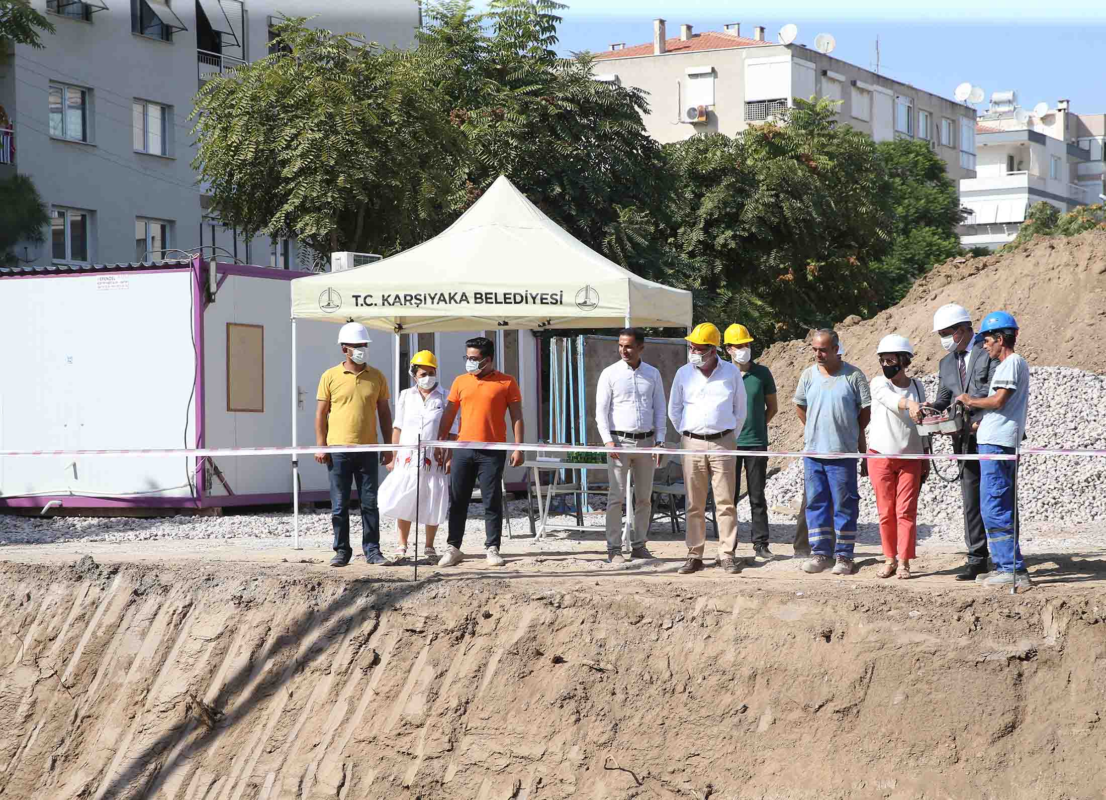 Karşıyaka’da Alzheimer Merkezi’ne ilk beton atıldı