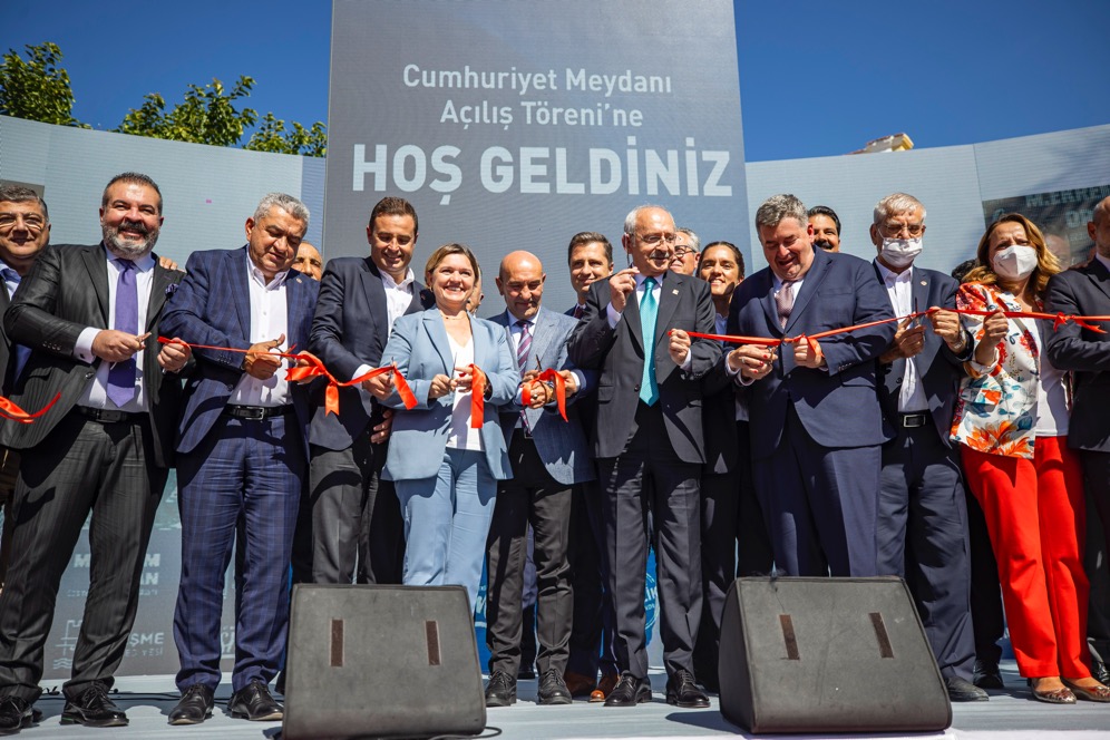 Kılıçdaroğlu'nun katılımıyla   Cumhuriyet Meydanı’na görkemli açılış!   