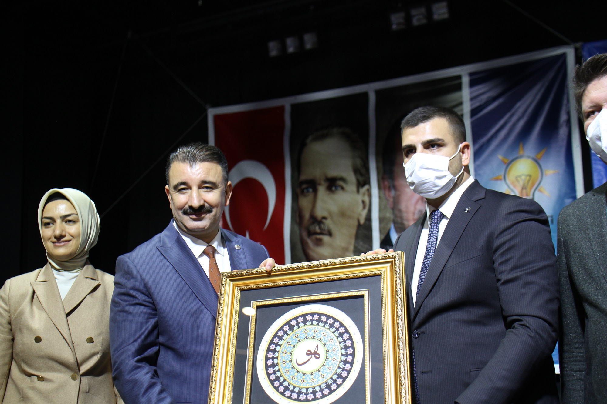 AK Partili İnan Kılıçdaroğlu’na sert çıktı: İzmir’in turist vekili