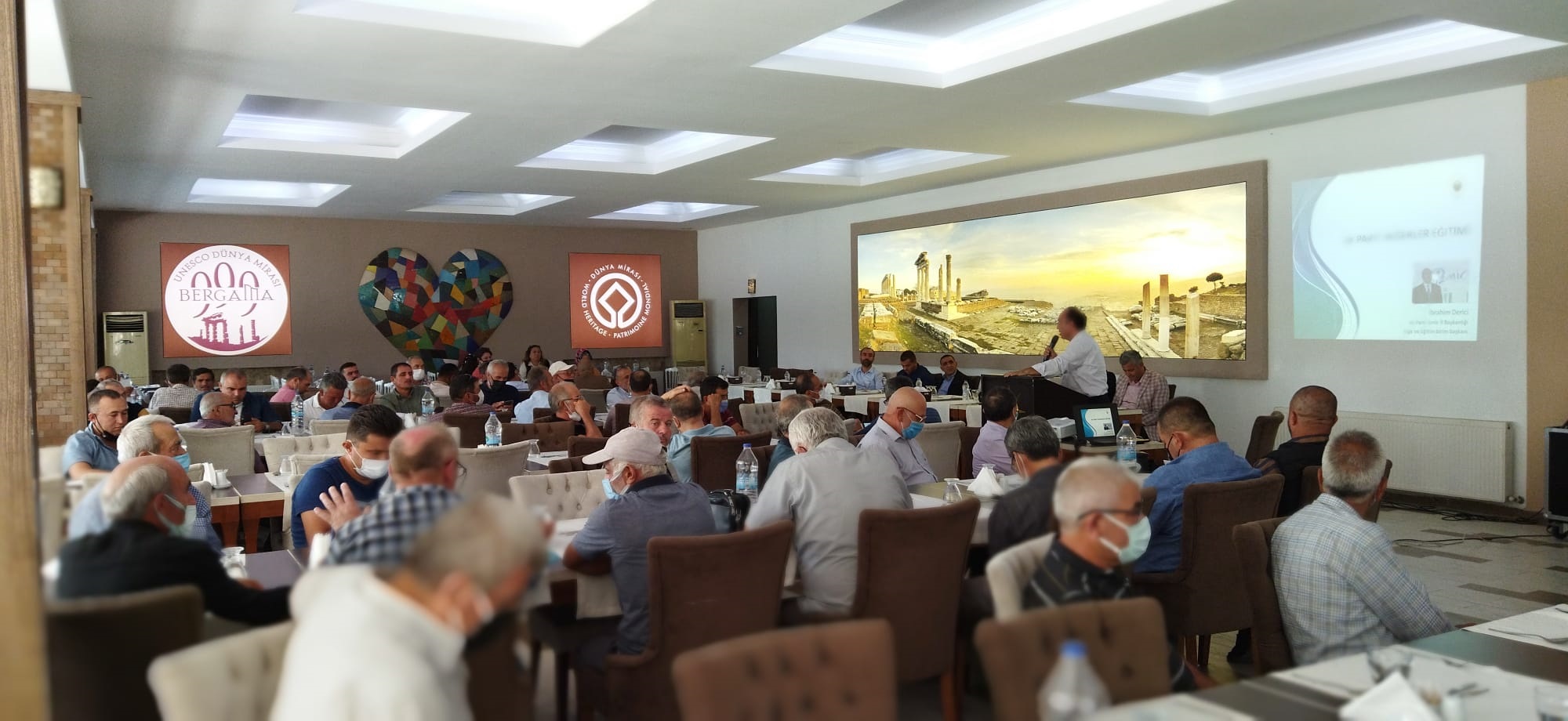 AK Parti İzmir AR-GE Biriminden parti içi eğitim hız kesemeden devam ediyor