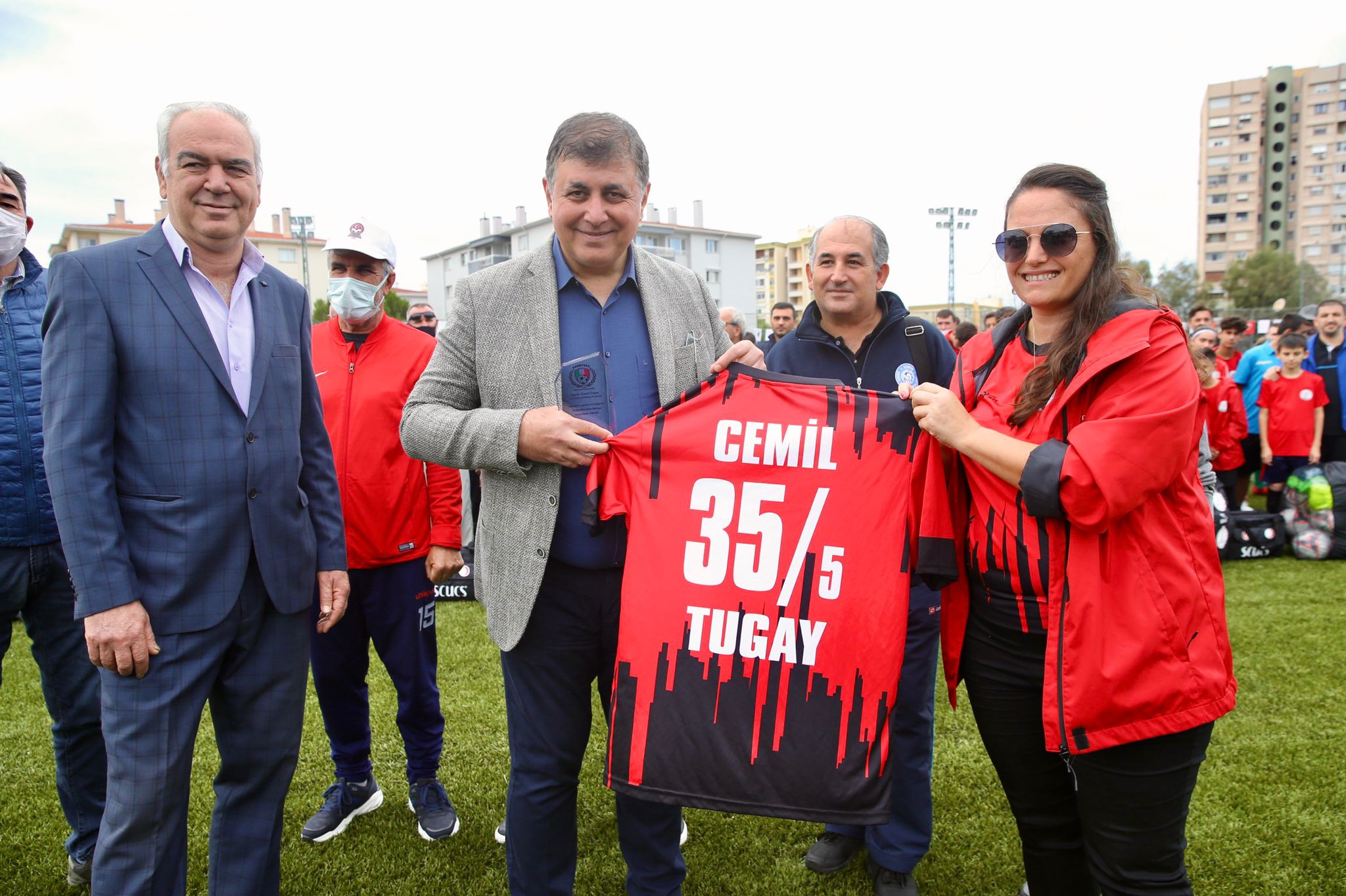 Karşıyaka Belediyesi’nden amatör spor kulüplerine destek