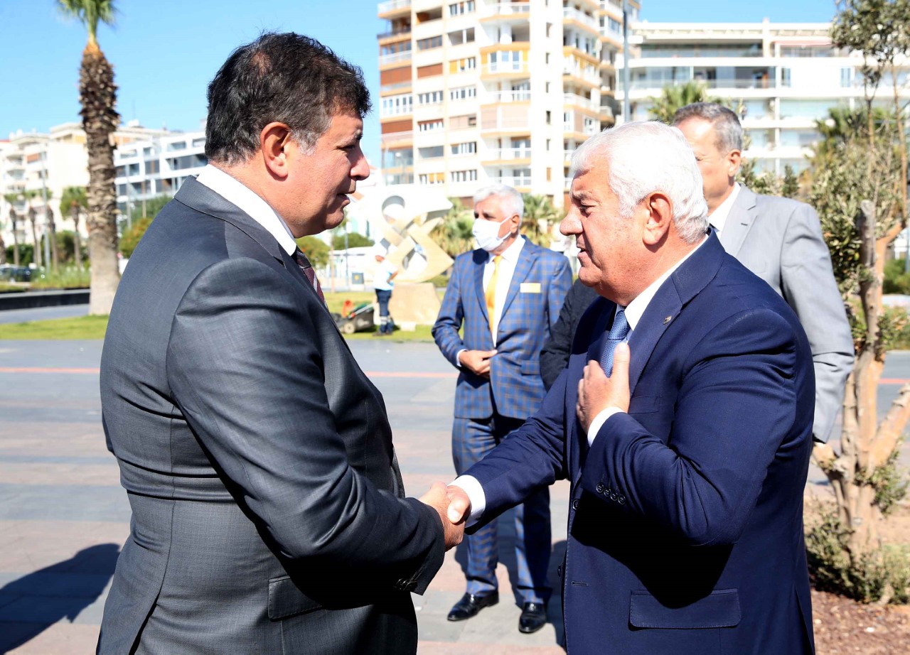 Karşıyaka Belediyesi ve İESOB’dan iş birliği zirvesi