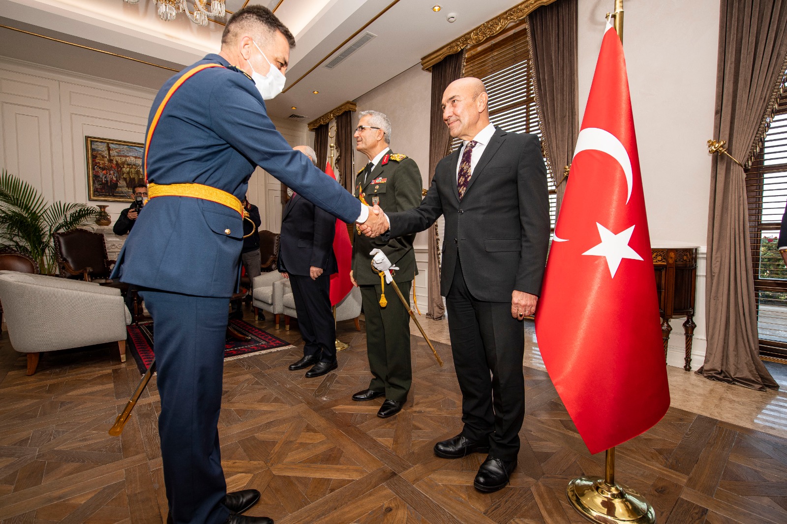 98 yıldır aynı gurur ve heyecanla İzmir’de Cumhuriyet kutlamaları coşkuyla sürüyor