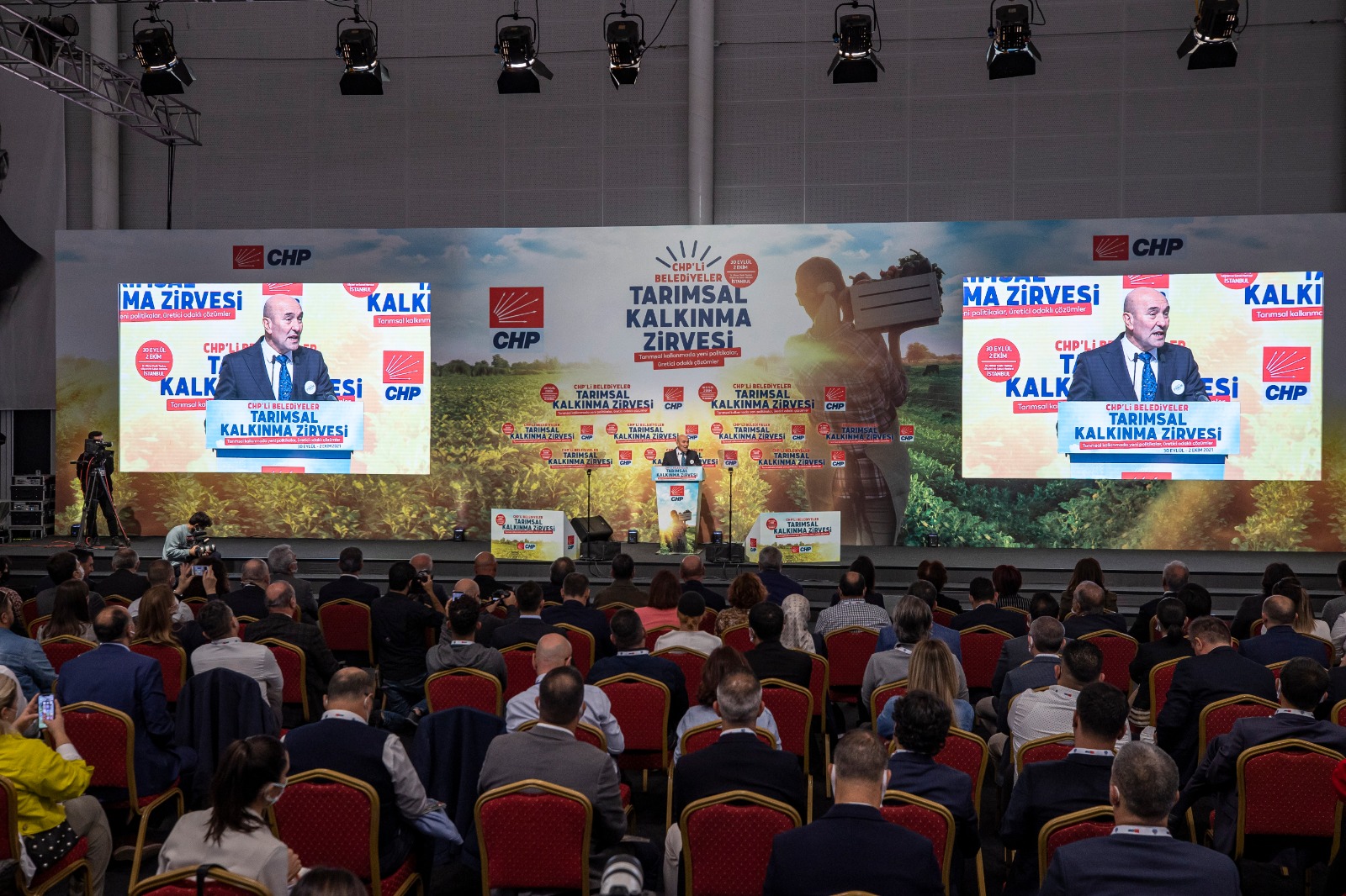 Başkan Soyer “Başka Bir Tarım Mümkün” vizyonunu İstanbul'da anlattı: Topraklarımızın kuraklaşmasına ve halkımızın yoksullaşmasına asla göz yumamayız