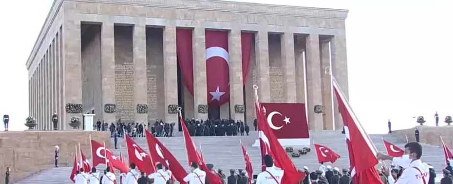 recep tayyip erdoğan Ulu Önder Mustafa Kemal Atatürk'ün ebediyete yolculuğunun 83'üncü yıl dönümünde, Anıtkabir'de anma töreni düzenlendi.