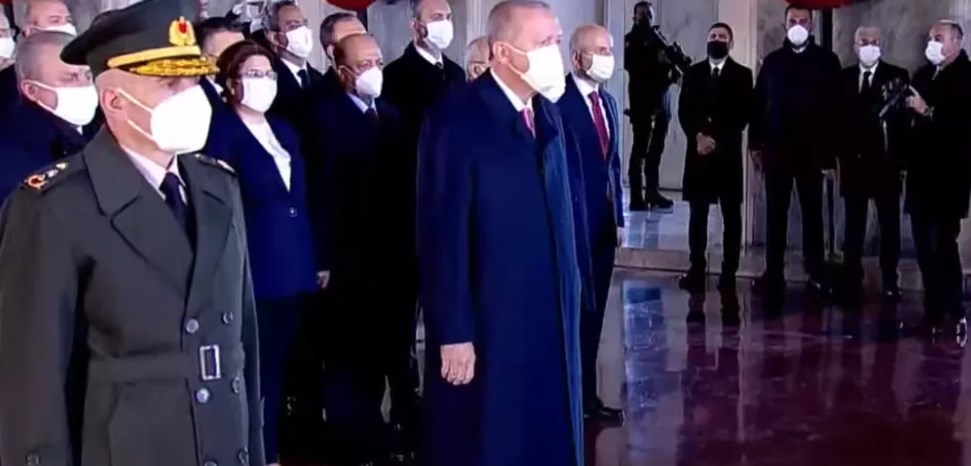 Cumhurbaşkanı recep Tayyip Erdoğan ve devlet erkânı Ata’nın huzurunda