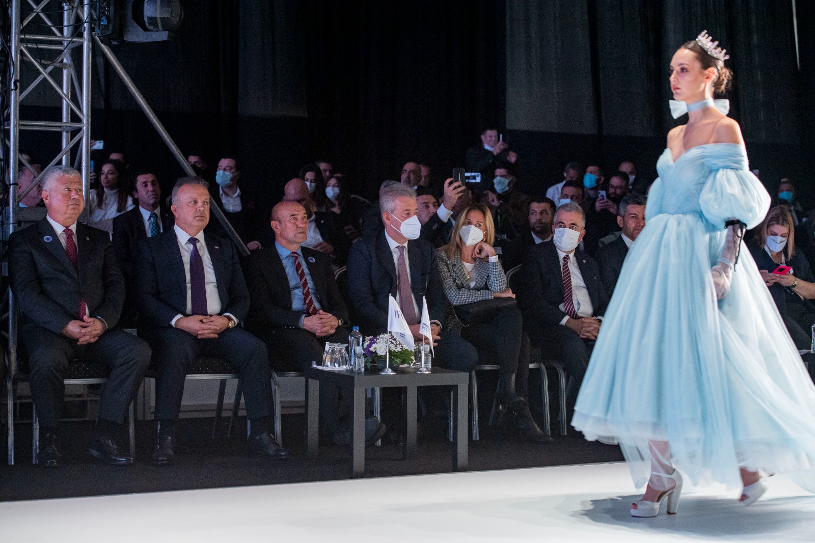 Başkan Tunç Soyer 15. IF Wedding Fashion İzmir’in açılışında konuştu: “Üretim ve ihracatımıza çok önemli katkılar sunacak”